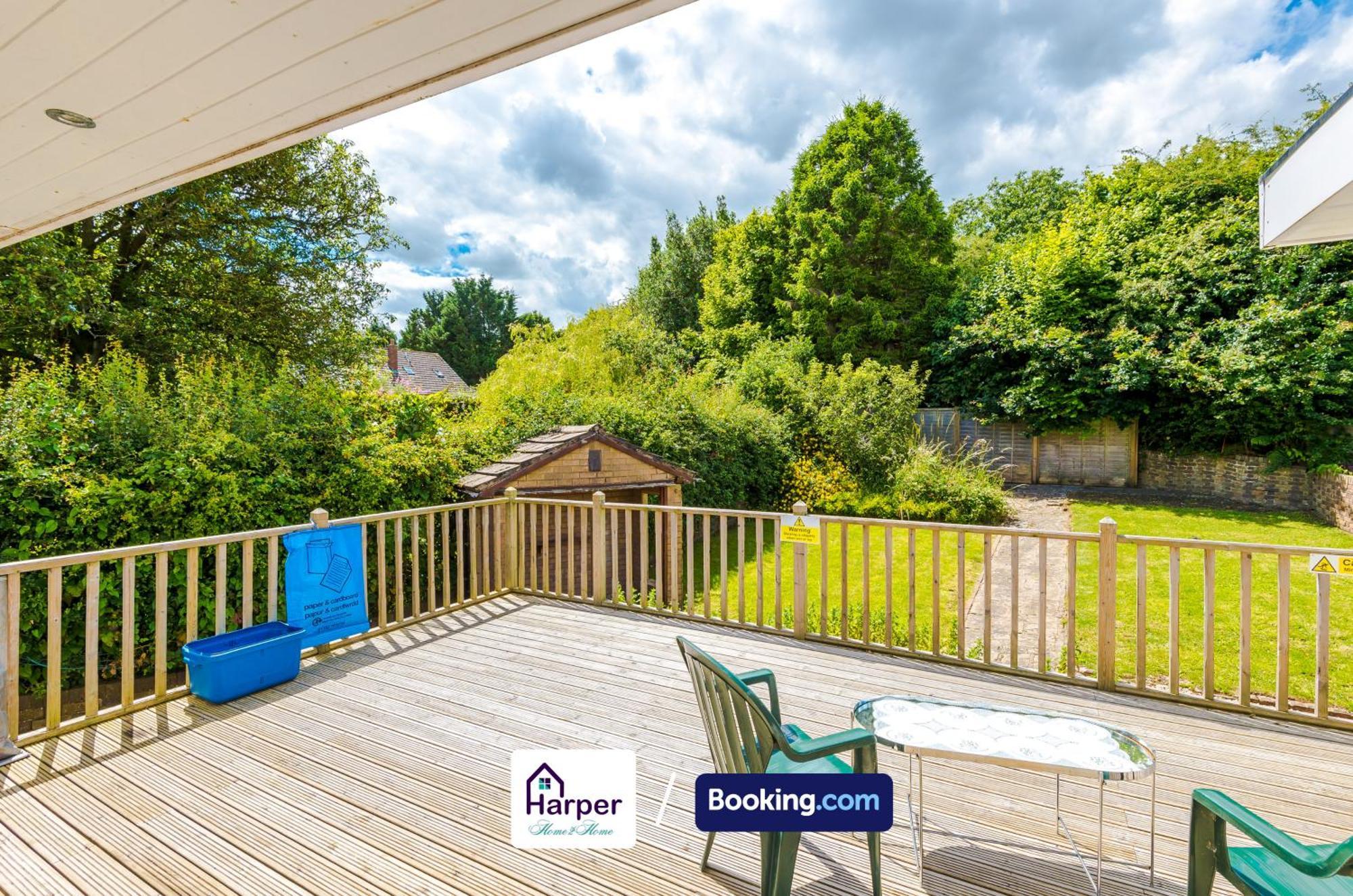 Spacious Detached Bungalow By Harperletting Short Lets & Serviced Accommodation Buckely With Pool Table & Driveway Buckley Exterior foto